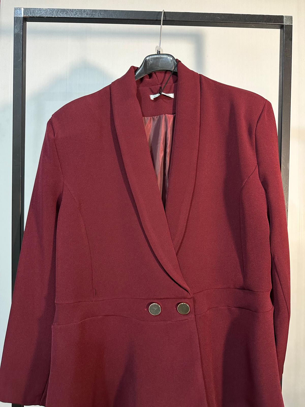 TAILLEUR CON BOTTONI IN ORO CURVY