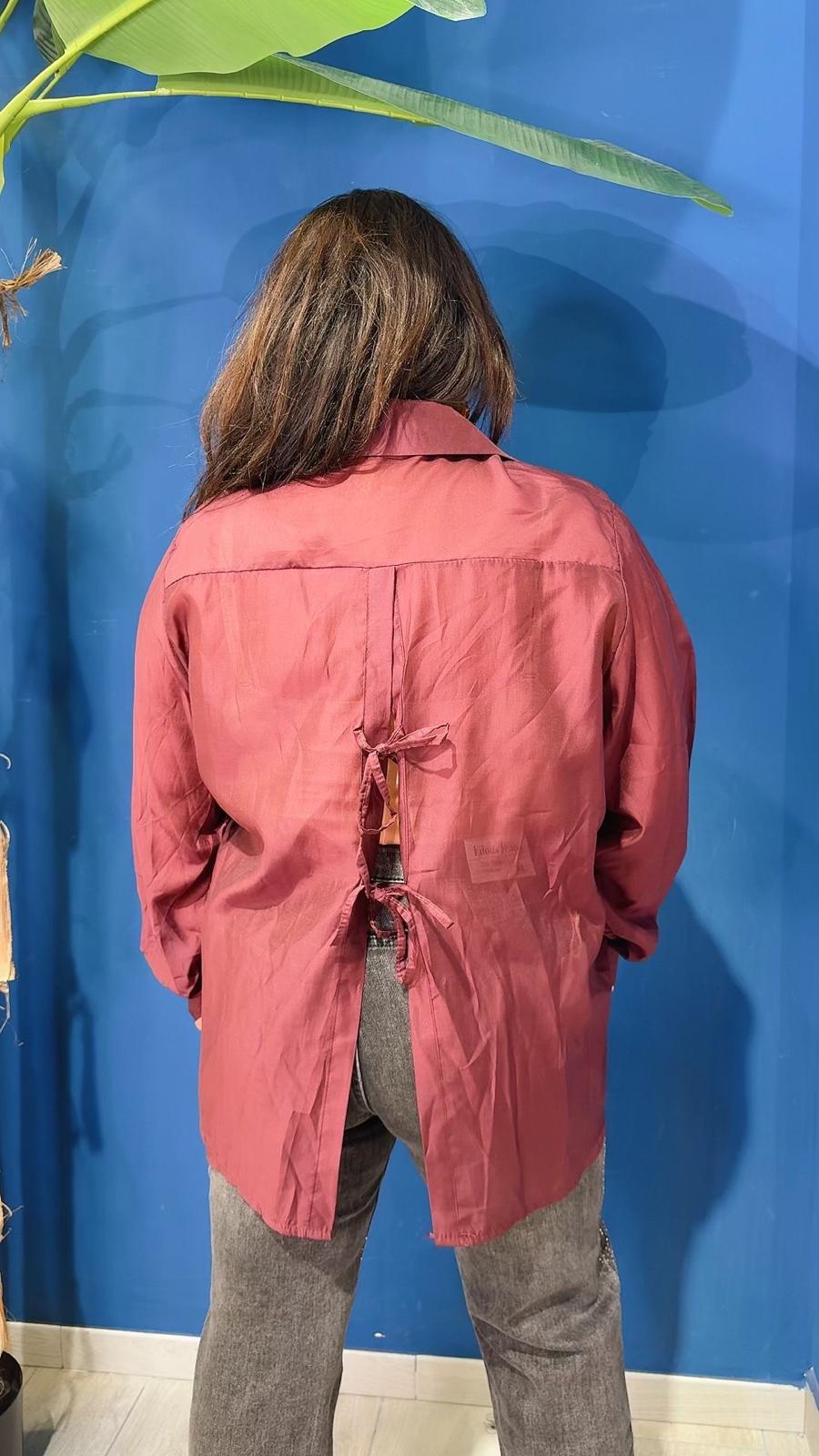 CAMICIA CON FIOCCHETTI SUL RETRO CURVY