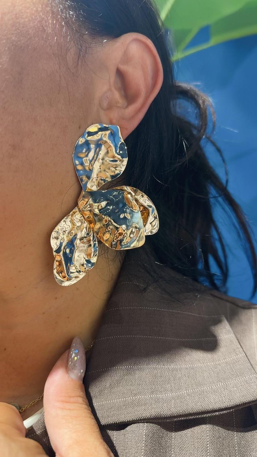 ORECCHINO FOGLIA GOLD